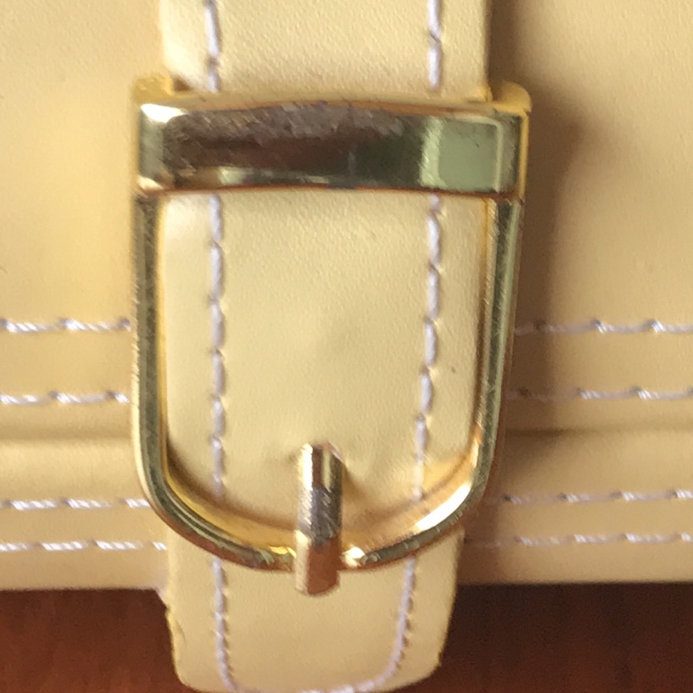 Hard shell pastel  Yellow Jewelry travel case - Picture 7 of 7